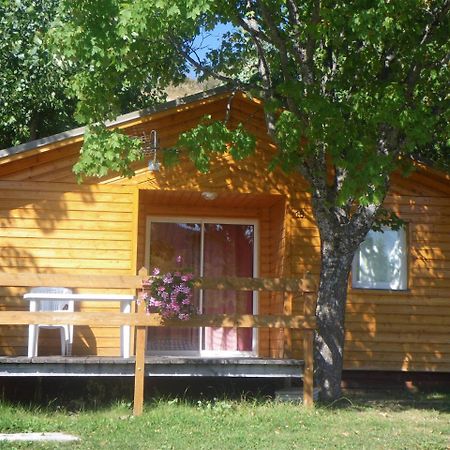 Camping Les Auches 昂塞勒 外观 照片