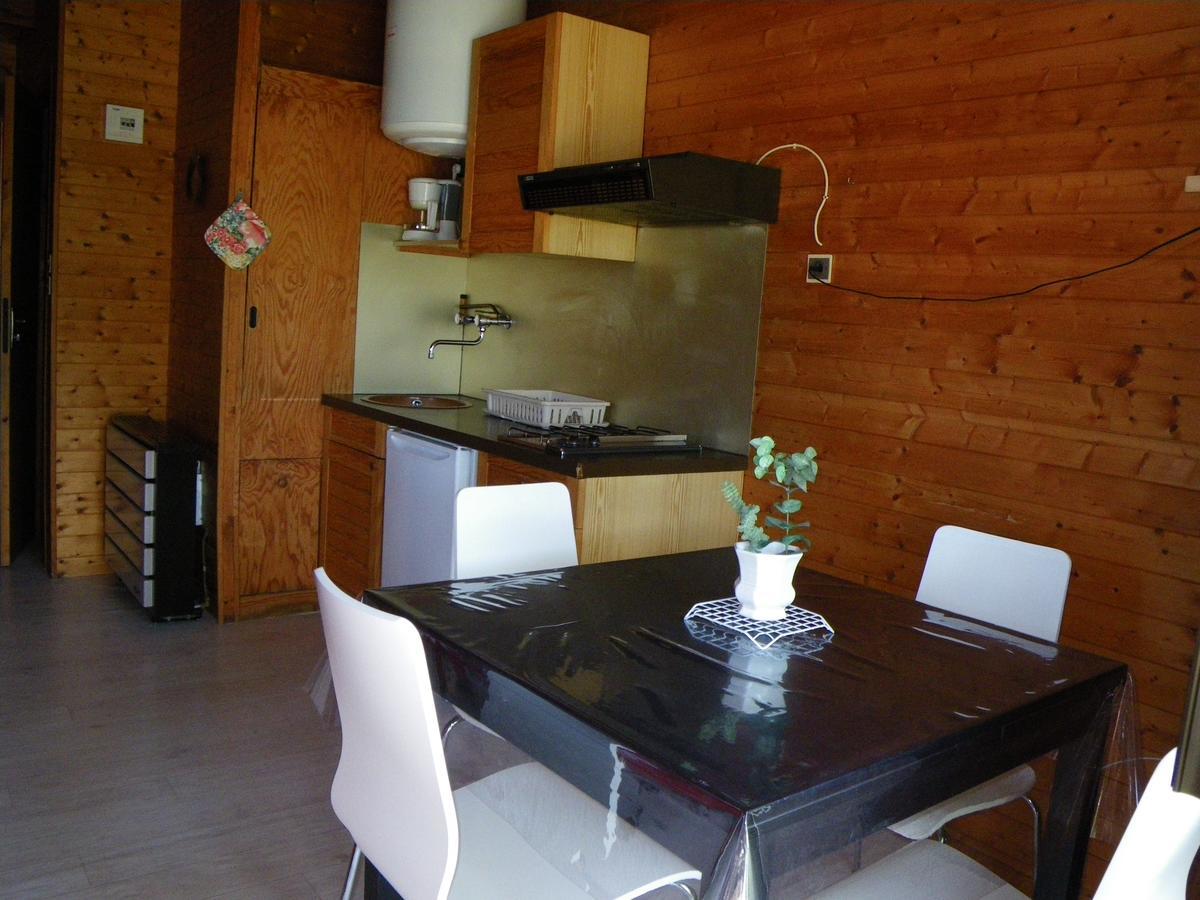 Camping Les Auches 昂塞勒 外观 照片