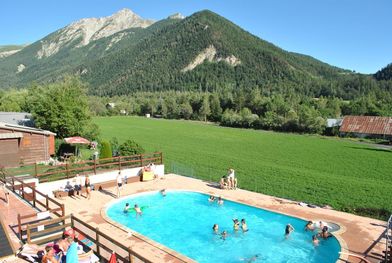 Camping Les Auches 昂塞勒 外观 照片