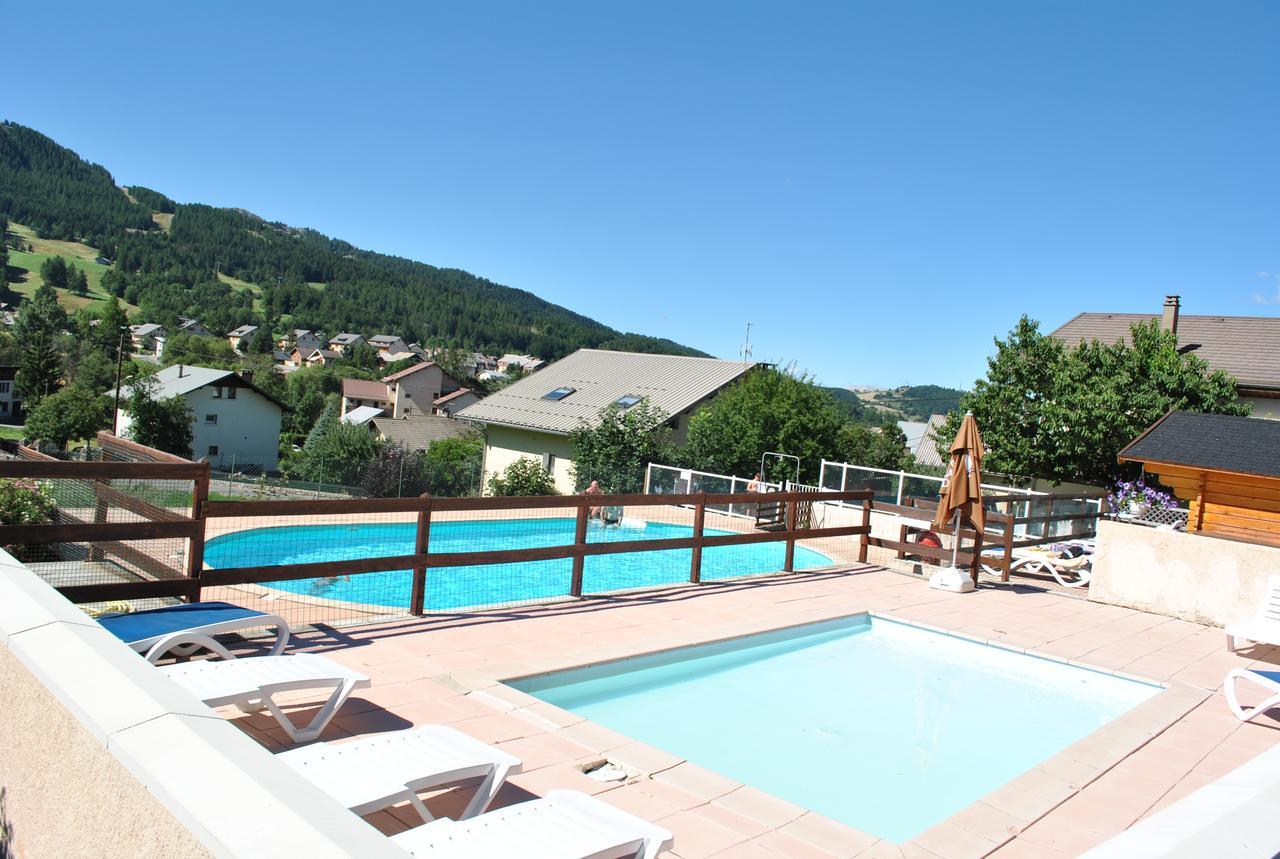 Camping Les Auches 昂塞勒 外观 照片