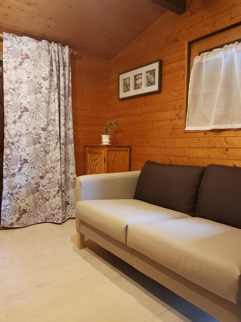 Camping Les Auches 昂塞勒 外观 照片